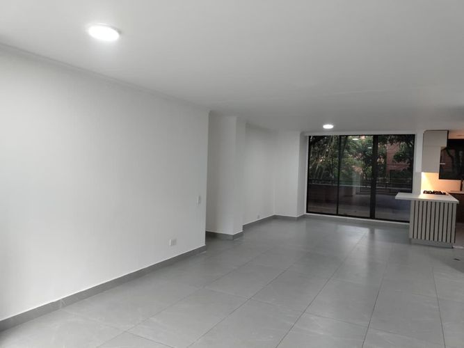 Apartamento de 3 alcobas en arriendo en El Poblado, Medellín, 140 m² · foto 5 de 19