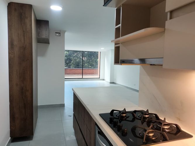 Apartamento de 3 alcobas en arriendo en El Poblado, Medellín, 140 m² · foto 9 de 19
