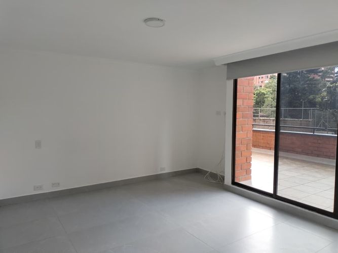 Apartamento de 3 alcobas en arriendo en El Poblado, Medellín, 140 m² · foto 4 de 19