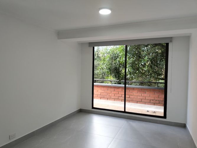 Apartamento de 3 alcobas en arriendo en El Poblado, Medellín, 140 m² · foto 3 de 19