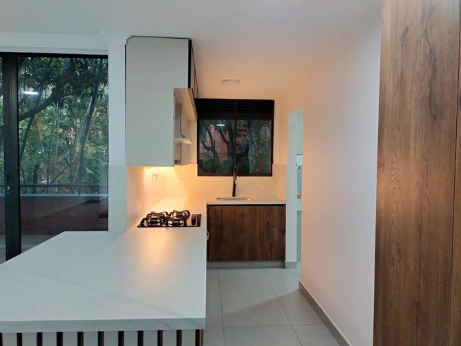 Apartamento de 3 alcobas en arriendo en El Poblado, Medellín, 140 m² · foto 10 de 19
