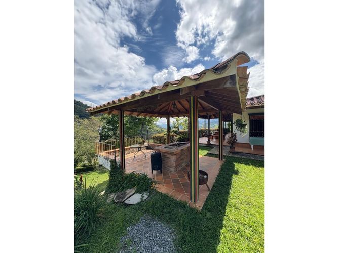 Casa de 3 alcobas en arriendo en Potrerito, Barbosa, 200 m² · foto 15 de 24