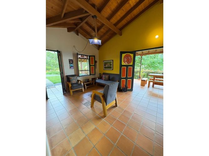 Casa de 3 alcobas en arriendo en Potrerito, Barbosa, 200 m² · foto 18 de 24
