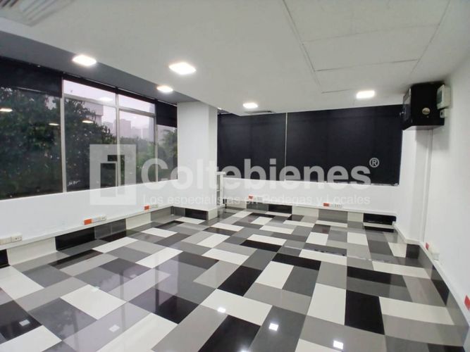 Oficina en arriendo en Santa Maria De Los Angeles, Medellín, 123 m² · foto 6 de 16