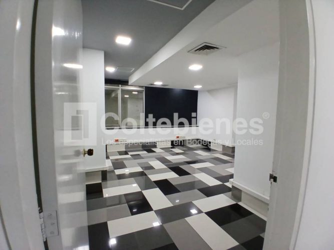 Oficina en arriendo en Santa Maria De Los Angeles, Medellín, 123 m² · foto 8 de 16