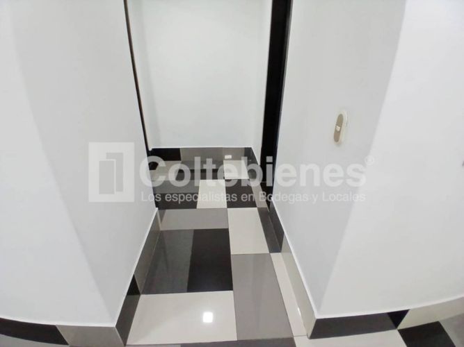 Oficina en arriendo en Santa Maria De Los Angeles, Medellín, 123 m² · foto 9 de 16
