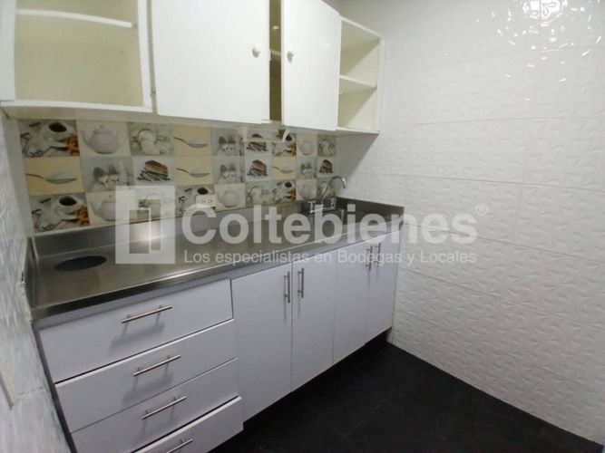 Oficina en arriendo en Santa Maria De Los Angeles, Medellín, 123 m² · foto 11 de 16