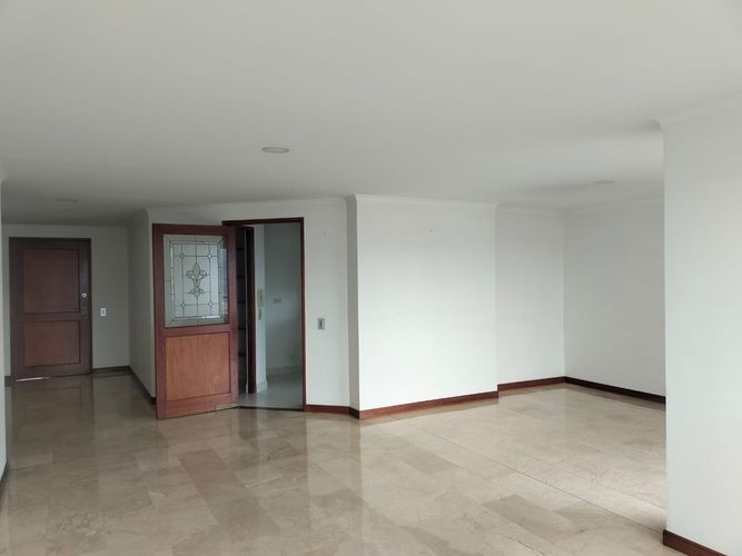 Apartamento de 3 alcobas en arriendo en El Poblado, Medellín, 160 m² · foto 4 de 18