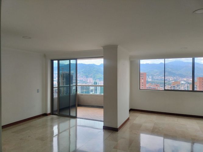 Apartamento de 3 alcobas en arriendo en El Poblado, Medellín, 160 m² · foto 2 de 18