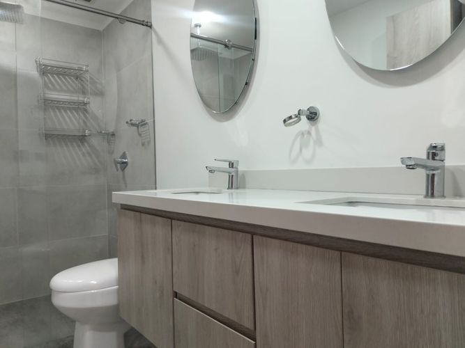 Apartamento de 3 alcobas en arriendo en El Poblado, Medellín, 160 m² · foto 18 de 18