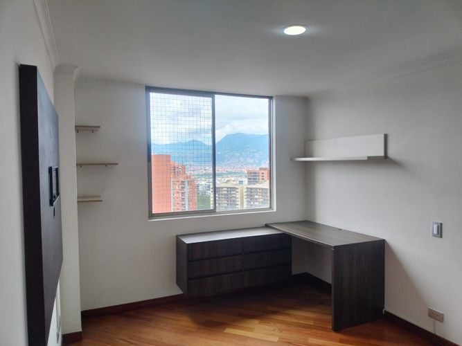 Apartamento de 3 alcobas en arriendo en El Poblado, Medellín, 160 m² · foto 12 de 18