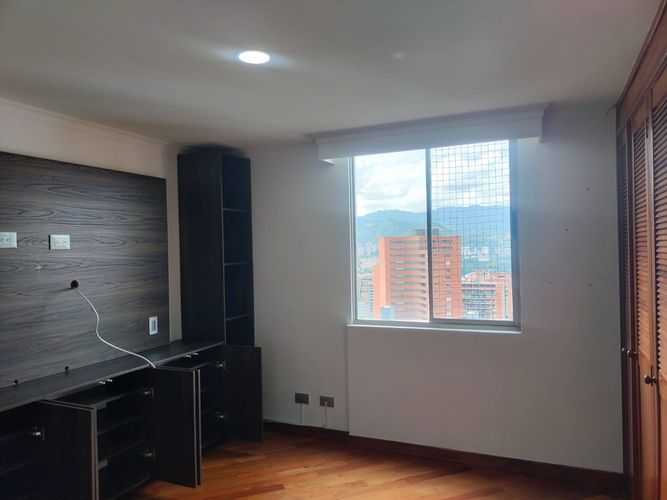 Apartamento de 3 alcobas en arriendo en El Poblado, Medellín, 160 m² · foto 13 de 18