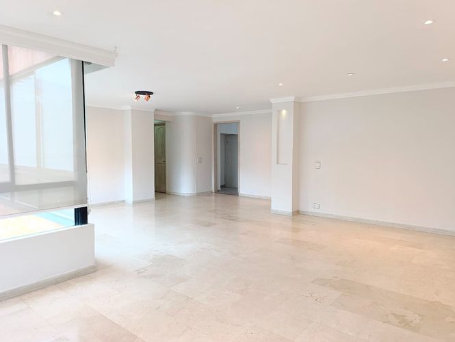 Apartamento de 3 alcobas en arriendo en El Poblado, Medellín, 135 m² · foto 2 de 19