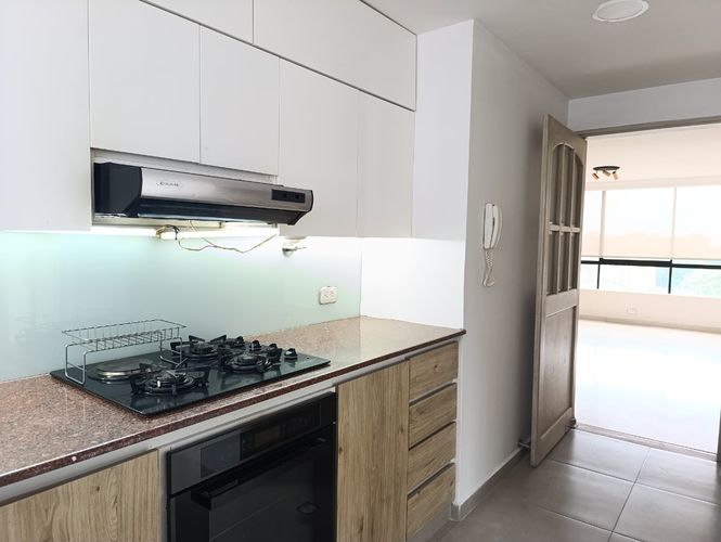 Apartamento de 3 alcobas en arriendo en El Poblado, Medellín, 135 m² · foto 8 de 19