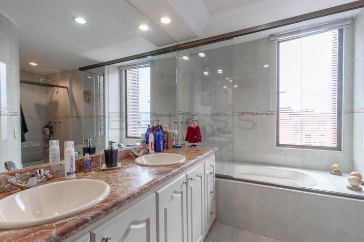 Apartamento de 5 alcobas en venta en Colina Campestre, Bogotá, 285 m² · foto 16 de 24