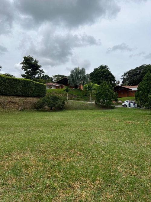 Lote en venta en Cerritos, Pereira, 1574 m² · foto 2 de 9
