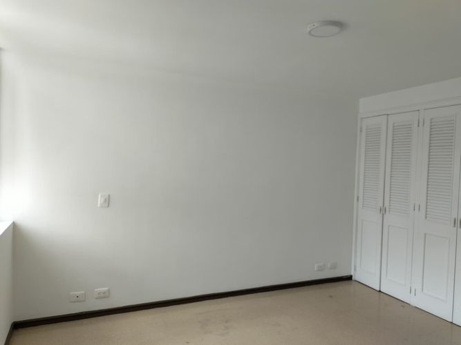 Apartamento de 3 alcobas en arriendo en El Poblado, Medellín, 125 m² · foto 9 de 14