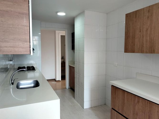 Apartamento de 3 alcobas en arriendo en El Poblado, Medellín, 125 m² · foto 4 de 14