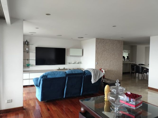 Apartamento de 1 alcoba en venta en El Poblado, Medellín, 227 m² · foto 4 de 19
