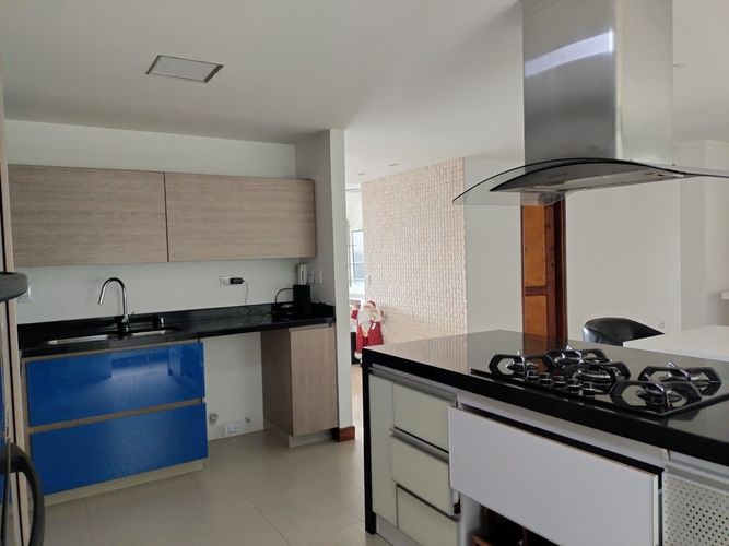 Apartamento de 1 alcoba en venta en El Poblado, Medellín, 227 m² · foto 7 de 19