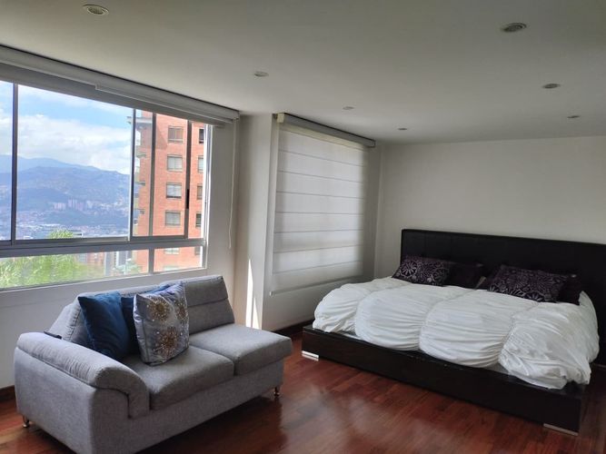 Apartamento de 1 alcoba en venta en El Poblado, Medellín, 227 m² · foto 3 de 19