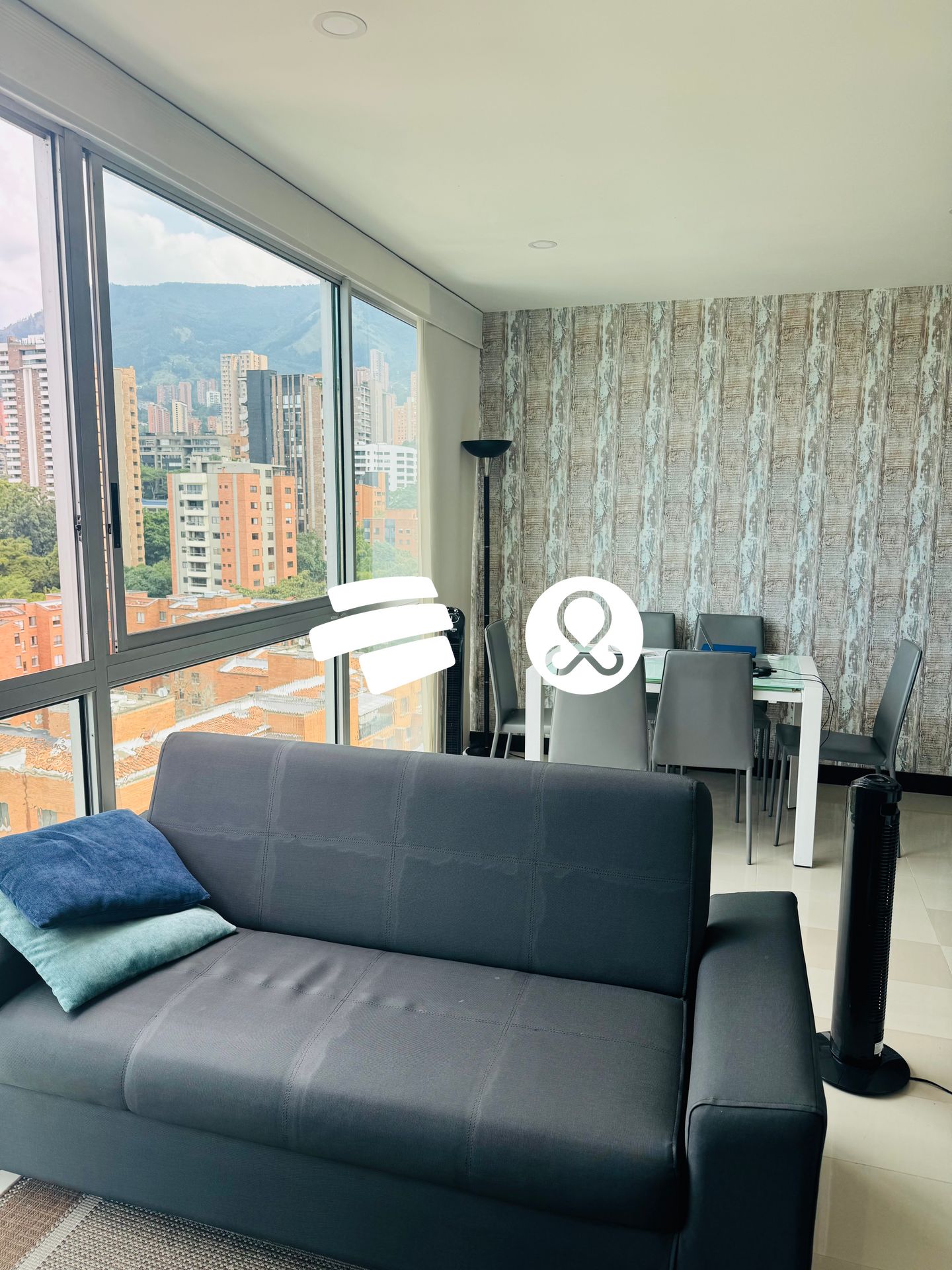 Apartamento en venta en El Poblado, Medellín · foto 2 de 19