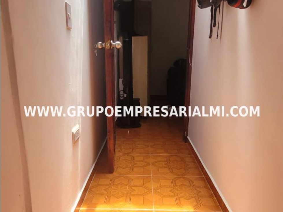 Apartaestudio for sale in Robledo, Medellín 5
