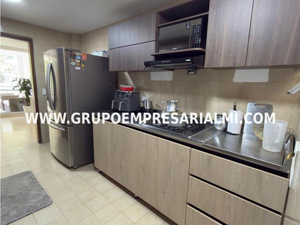 Apartaestudio en venta en El Poblado, Medellín 4