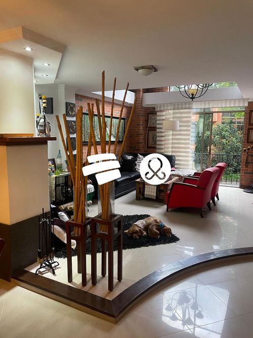 Casa de 5 alcobas en venta en Entreamigos, Sabaneta, 380 m² · foto 3 de 12