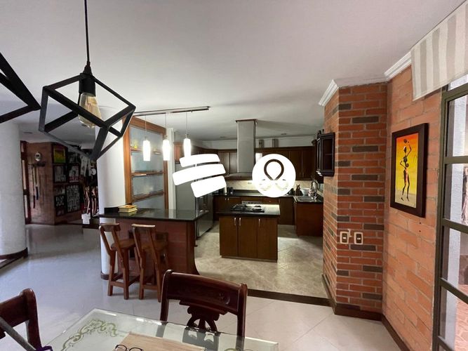 Casa de 5 alcobas en venta en Entreamigos, Sabaneta, 380 m² · foto 6 de 12