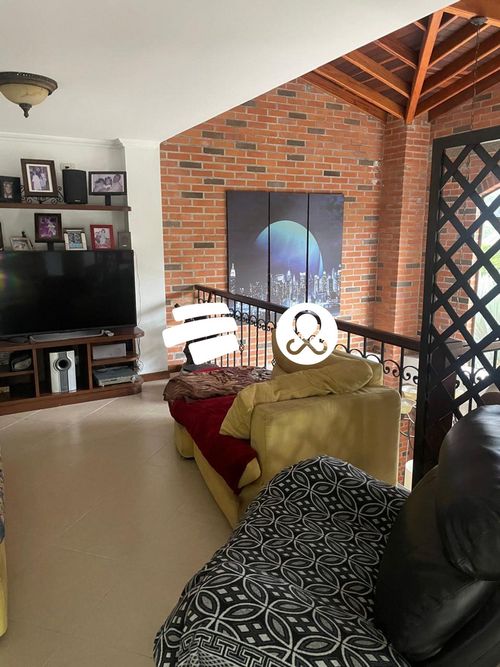 Casa de 5 alcobas en venta en Entreamigos, Sabaneta, 380 m² · foto 8 de 12