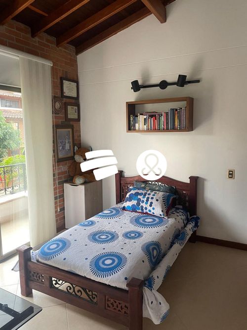 Casa de 5 alcobas en venta en Entreamigos, Sabaneta, 380 m² · foto 11 de 12