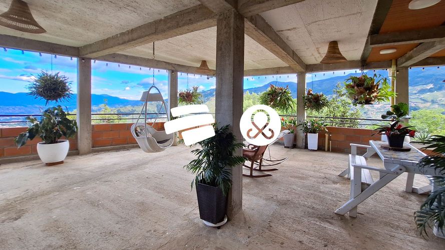 Casa de 8 alcobas en venta en San Cristobal, Medellín, 1580 m² · foto 3 de 24