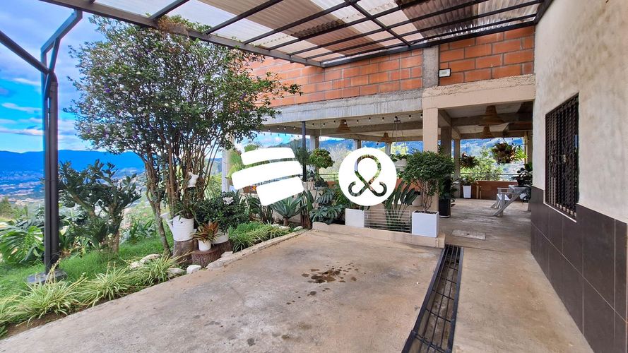 Casa de 8 alcobas en venta en San Cristobal, Medellín, 1580 m² · foto 13 de 24
