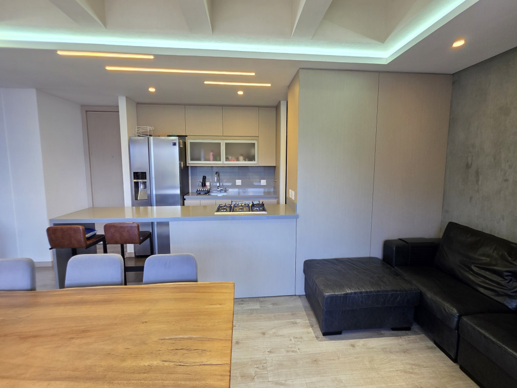 Apartamento en venta en Altos del poblado, Medellín [No disponible] 2