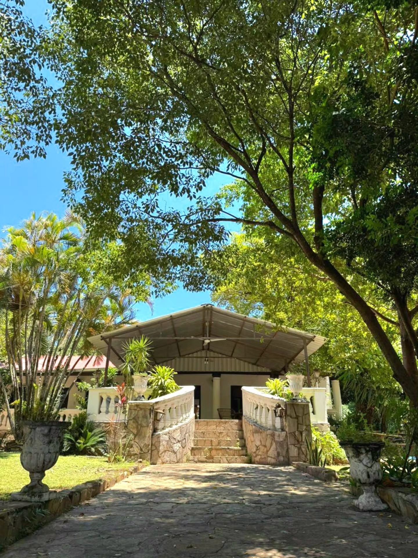 VENDO ESPECTACULAR PROPIEDAD DE 3120 M2 EN EL CENTRO DE SAN BERNARDINO — foto 2
