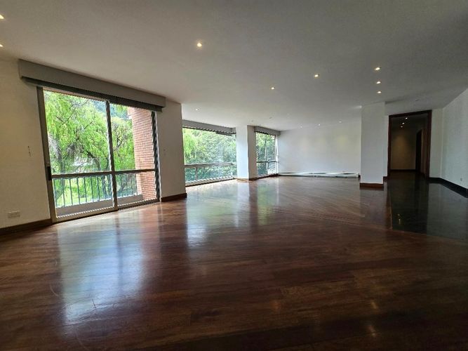 Apartamento de 3 alcobas en venta en Usaquen, Bogotá, 322 m² · foto 5 de 24