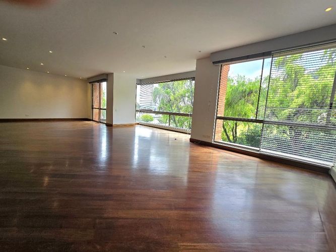 Apartamento de 3 alcobas en venta en Usaquen, Bogotá, 322 m² · foto 8 de 24