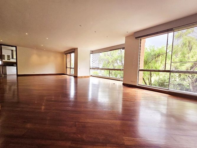Apartamento de 3 alcobas en venta en Usaquen, Bogotá, 322 m² · foto 7 de 24