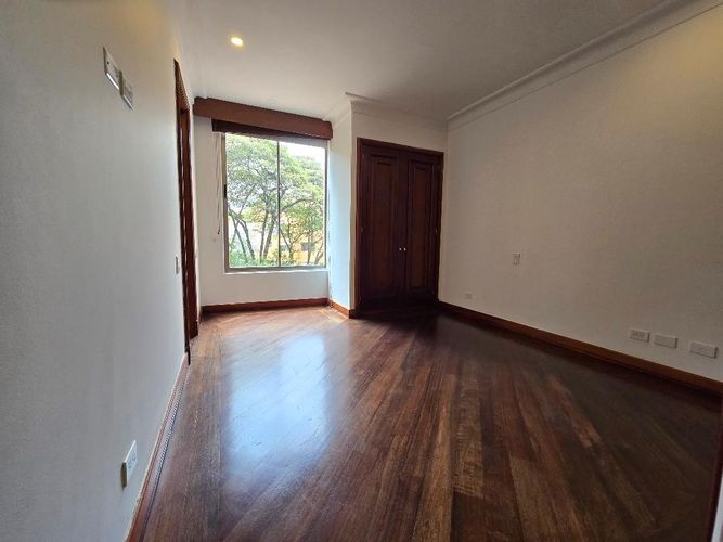 Apartamento de 3 alcobas en venta en Usaquen, Bogotá, 322 m² · foto 12 de 24