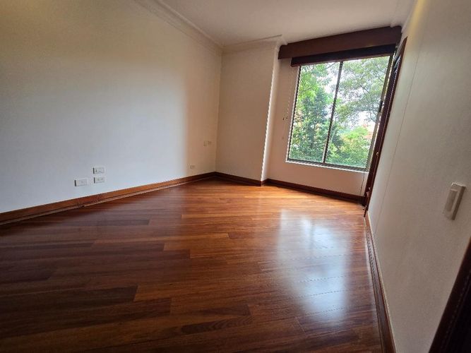 Apartamento de 3 alcobas en venta en Usaquen, Bogotá, 322 m² · foto 16 de 24