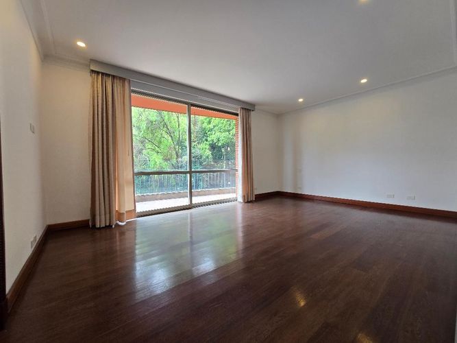 Apartamento de 3 alcobas en venta en Usaquen, Bogotá, 322 m² · foto 3 de 24
