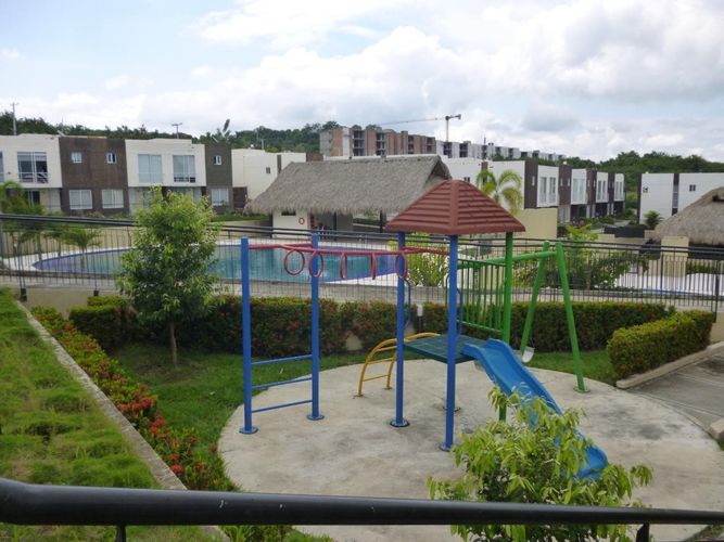 Casa de 4 alcobas en venta en Ricaurte, 74 m² · foto 8 de 22