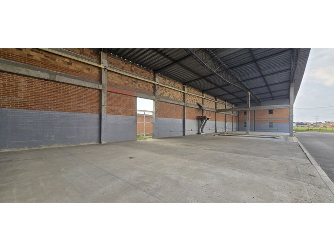 Bodega en arriendo en Diamante Oriental, Mosquera · foto 6 de 17