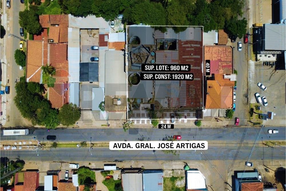 PROPIEDAD COMERCIAL CON 24 METROS SOBRE AV. ARTIGAS EN VENTA — foto 3