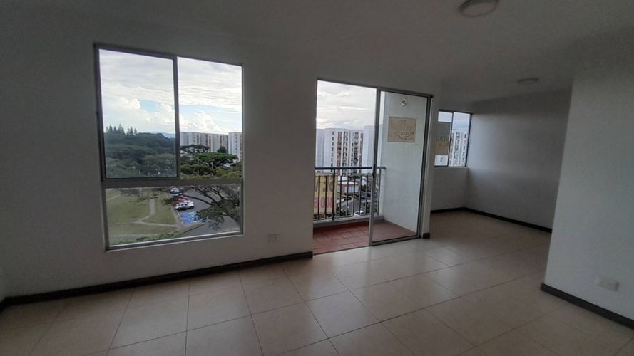 Apartamento de 2 alcobas en venta en Cr. Los Naranjos, Jamundí, 62 m² · foto 6 de 24