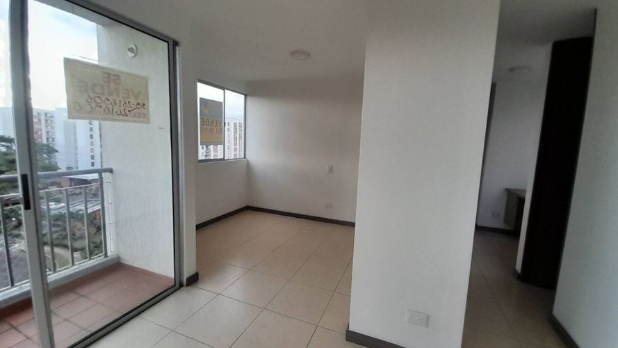 Apartamento de 2 alcobas en venta en Cr. Los Naranjos, Jamundí, 62 m² · foto 7 de 24