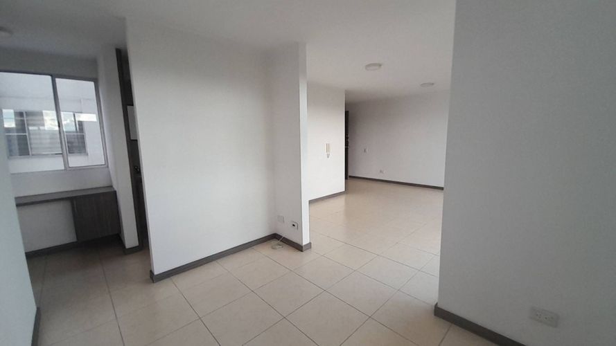 Apartamento de 2 alcobas en venta en Cr. Los Naranjos, Jamundí, 62 m² · foto 8 de 24