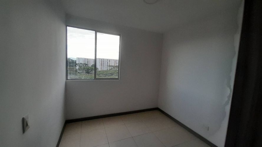 Apartamento de 2 alcobas en venta en Cr. Los Naranjos, Jamundí, 62 m² · foto 13 de 24