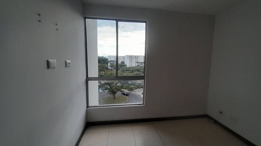 Apartamento de 2 alcobas en venta en Cr. Los Naranjos, Jamundí, 62 m² · foto 19 de 24